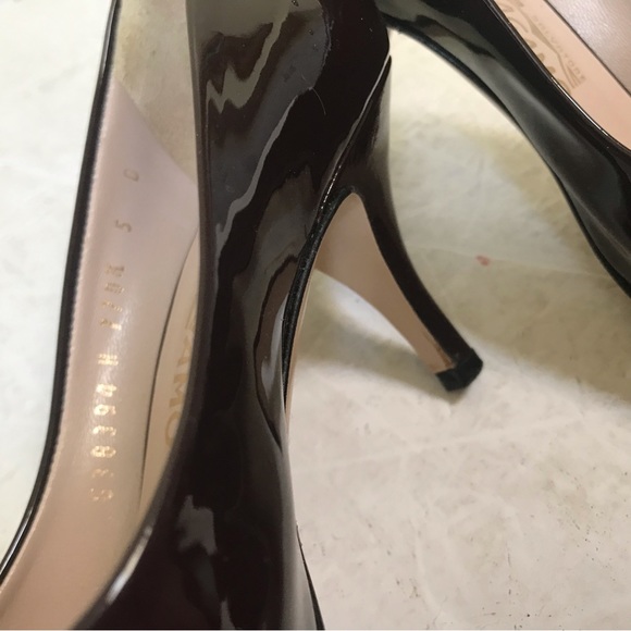 Salvatore Ferragamo Vara Open Peep Toe Pumps Bow Logo Patent Leather Shoes Heels - Picture 14 of 16
